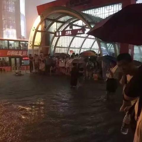 西安大暴雨最新通知（西安超大暴雨）